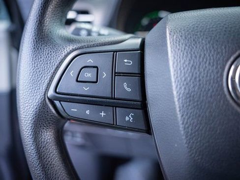 Used 2024 Toyota Sienna LE image 19