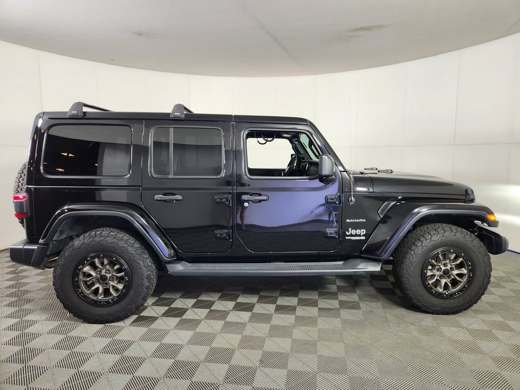 Used 2019 Jeep Wrangler Unlimited Sahara w/ Dual Top Group AWD/4WD image 8
