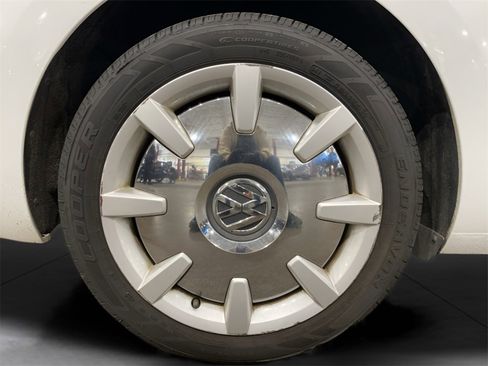 Used 2019 Volkswagen Beetle 2.0T SE image 22