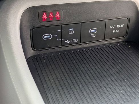 Certified 2024 Hyundai Kona SE image 25