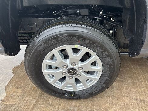 Used 2025 Toyota Tacoma SR5 image 12