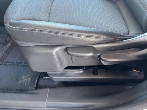 Used 2025 Buick Encore GX Preferred FWD image 23