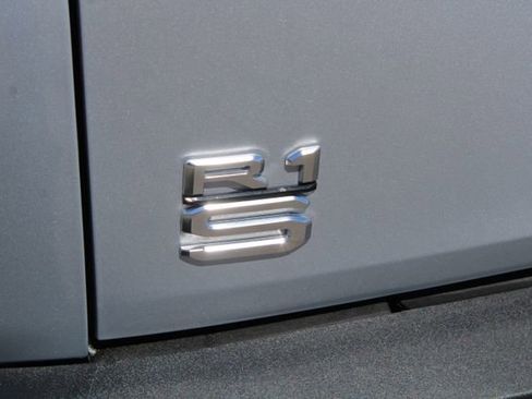 Used 2024 Rivian R1S Adventure image 9