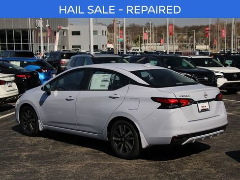 New 2025 Nissan Versa SV w/ Trunk Package FWD image 3