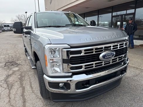 Used 2023 Ford F250 XLT image 6