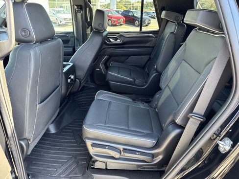 Used 2022 GMC Yukon SLT w/ SLT Premium Package image 10