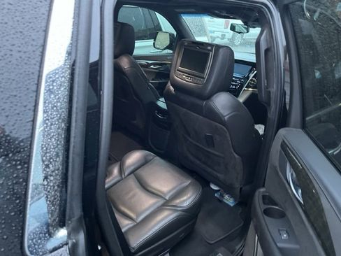 Used 2019 Cadillac Escalade Platinum image 14