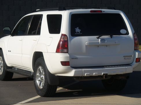 Used 2005 Toyota 4Runner SR5 image 6