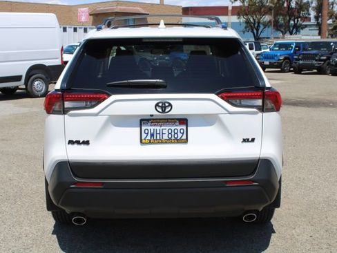 Used 2025 Toyota RAV4 XLE w/ Convenience Package FWD image 5