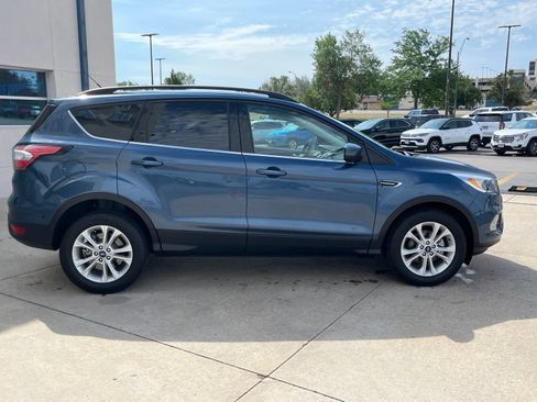 Used 2018 Ford Escape SE FWD image 4