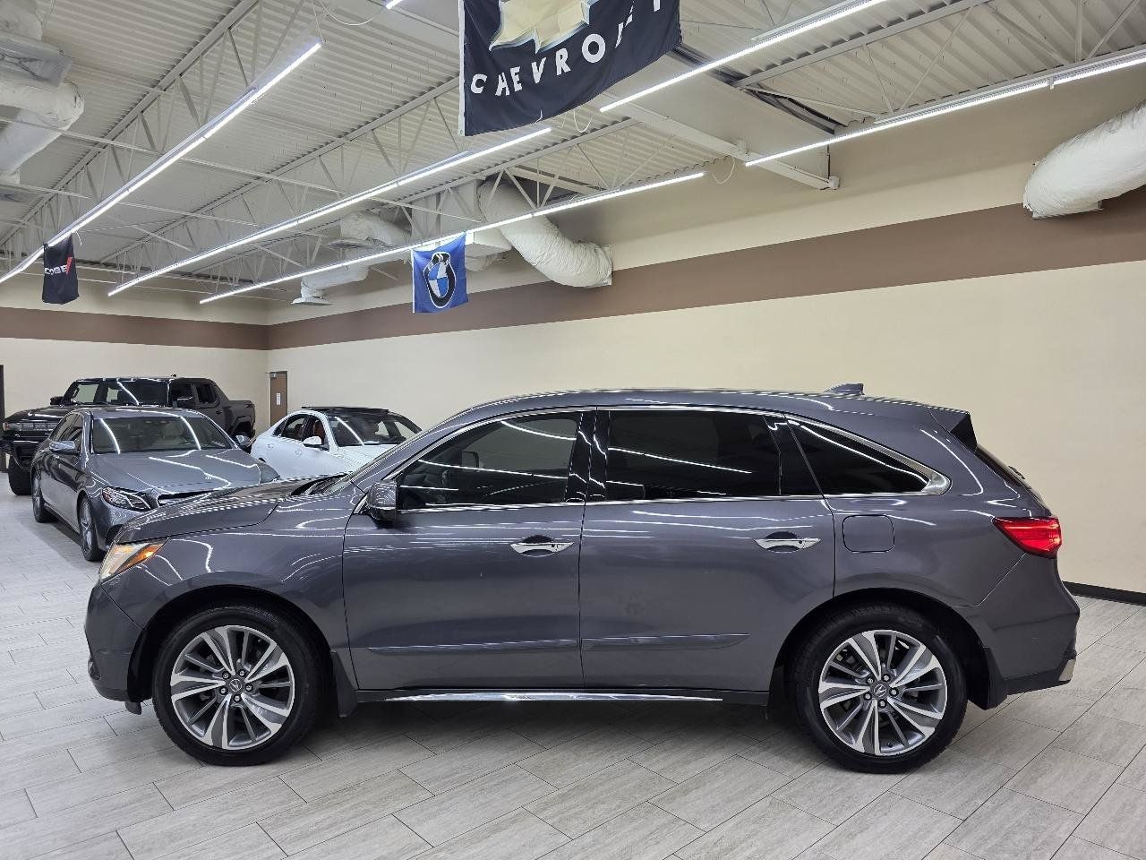 Used 2017 Acura MDX w/ Technology Package AWD/4WD image 9