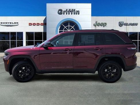 New 2026 Jeep Grand Cherokee Altitude RWD image 10