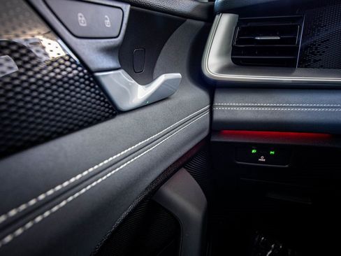 New 2026 Volkswagen Tiguan SE image 32