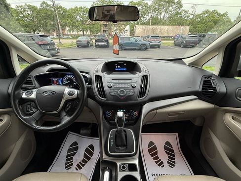 Used 2017 Ford C-MAX Energi SE w/ Equipment Group 402A FWD image 15