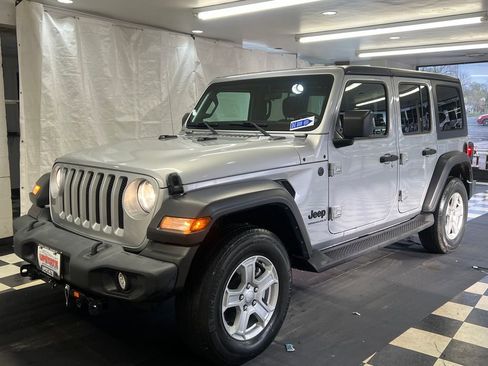 Used 2023 Jeep Wrangler Unlimited Sport AWD/4WD image 4