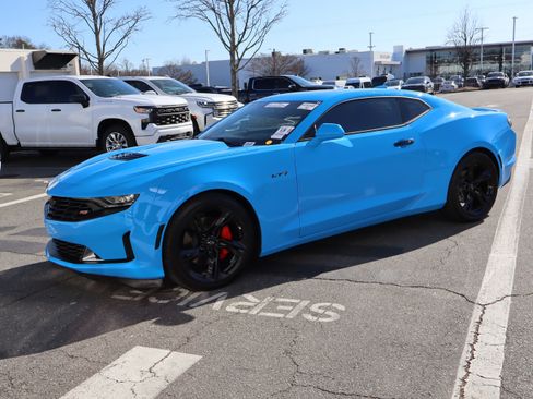 Used 2022 Chevrolet Camaro LT w/ RS Package image 5