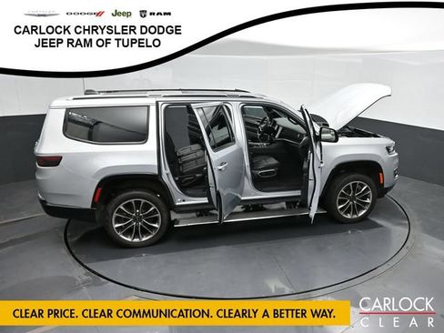 Used 2025 Jeep Wagoneer Series III w/ Premium Group I AWD/4WD image 47