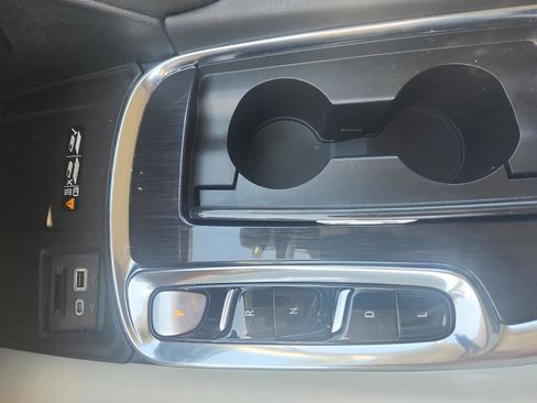 Certified 2022 Buick Enclave Essence w/ Sport Touring Edition FWD image 20