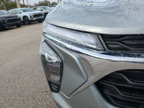 Certified 2025 Chevrolet Trax LT image 10