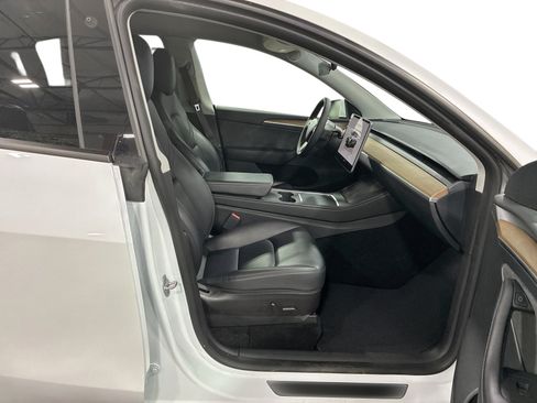 Certified 2023 Tesla Model Y Long Range AWD/4WD image 13
