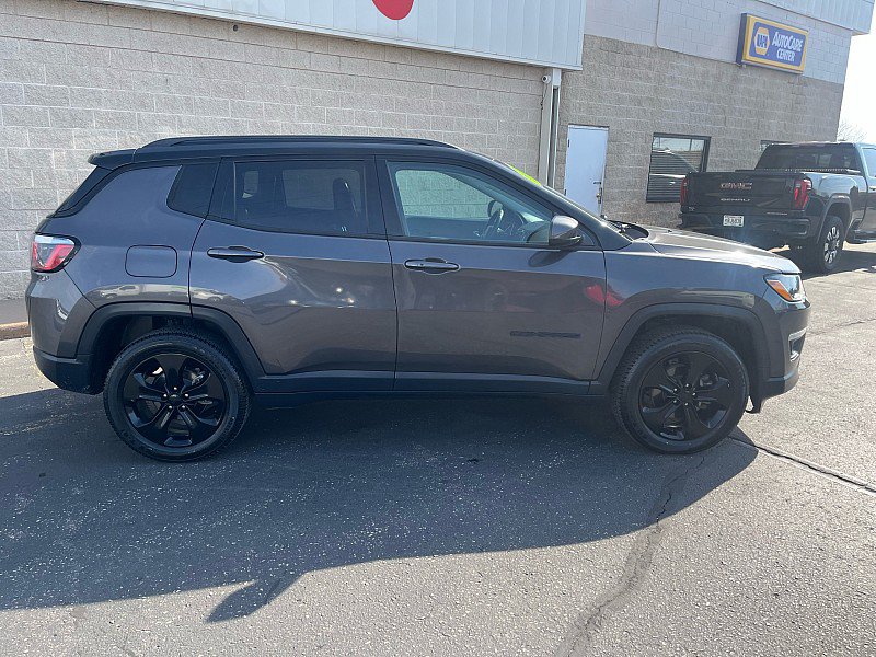 Used 2018 Jeep Compass Latitude w/ Popular Equipment Group AWD/4WD image 9