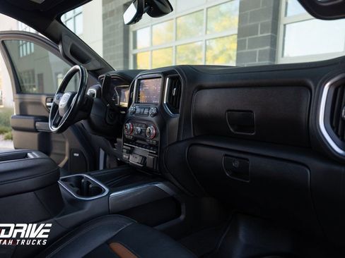 Used 2022 GMC Sierra 1500 AT4 w/ AT4 Premium Package image 17