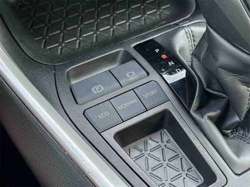 Used 2023 Toyota RAV4 XLE image 31