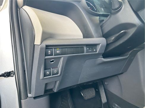 Used 2021 Toyota Sienna XLE w/ XLE Plus Package AWD/4WD image 32