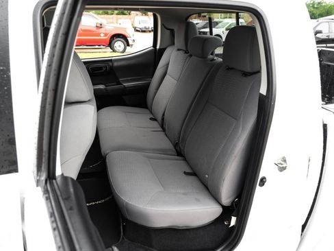 Used 2018 Toyota Tacoma SR5 RWD image 37