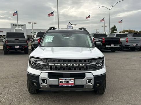 Used 2025 Ford Bronco Sport Badlands image 9