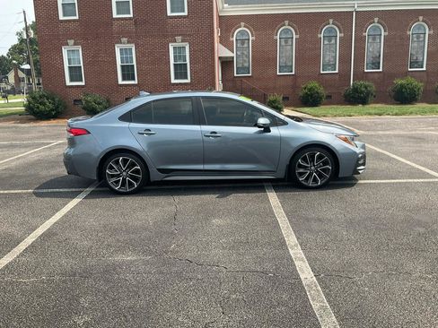 Used 2022 Toyota Corolla SE FWD image 3
