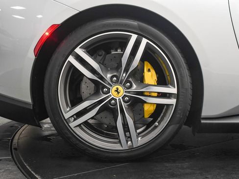Used 2019 Ferrari Portofino image 36