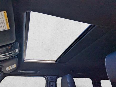 Used 2017 Mercedes-Benz G 63 AMG 4MATIC image 16