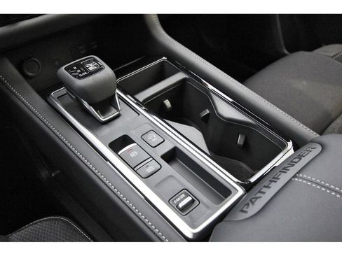 New 2026 Nissan Pathfinder SV w/ SV Premium Package FWD image 28