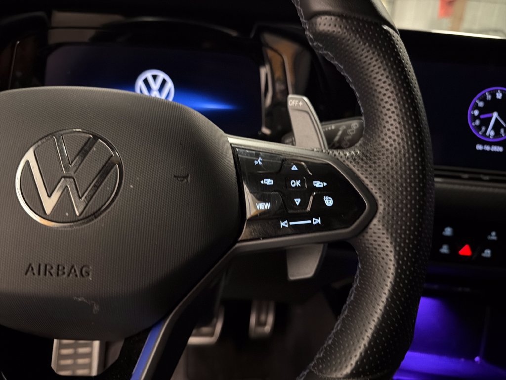 Used 2024 Volkswagen Golf R AWD/4WD image 12