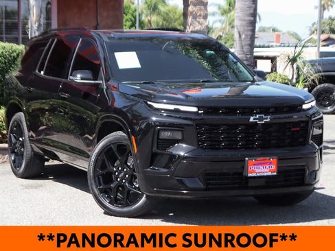 Used 2026 Chevrolet Traverse RS w/ LPO, Floor Liner Package FWD image 2
