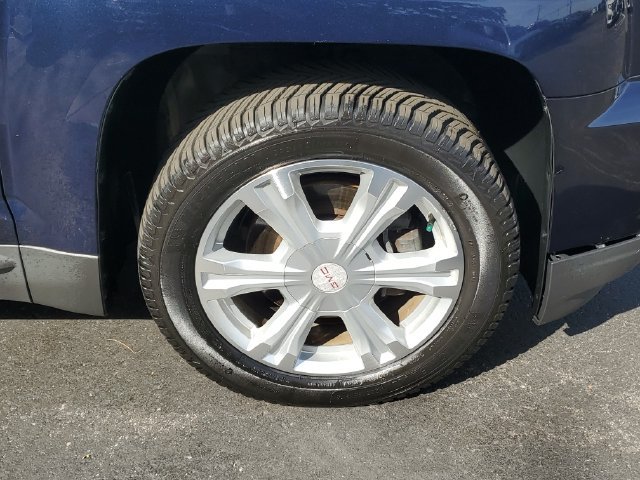 Used 2017 GMC Terrain SLE w/ Chrome Edition FWD image 6