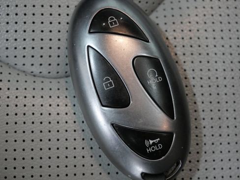 Used 2025 Hyundai Elantra Limited FWD image 26