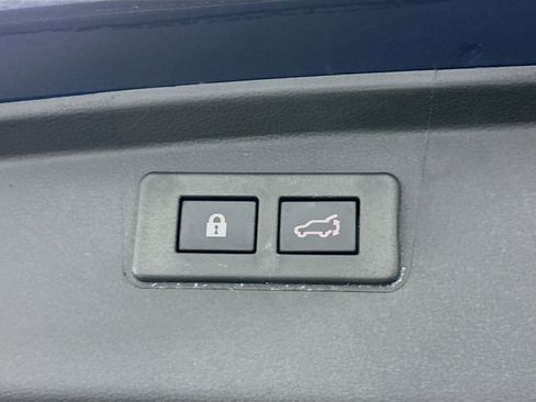 Used 2025 Subaru Outback Premium image 32