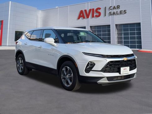 Used 2025 Chevrolet Blazer LT image 9