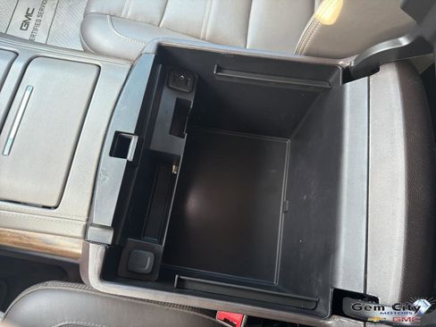 Used 2018 GMC Yukon XL Denali w/ Open Road Package image 28