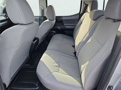Used 2020 Toyota Tacoma SR image 27