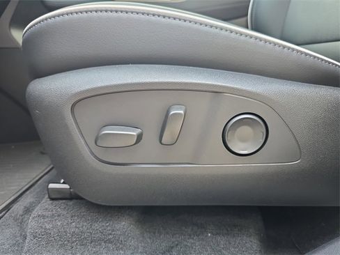 New 2025 Buick Enclave Preferred w/ Power Package image 21