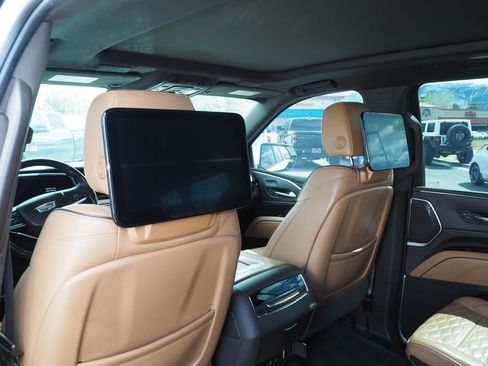 Used 2021 Cadillac Escalade ESV Sport w/ Driver Assist Tech Package AWD/4WD image 17
