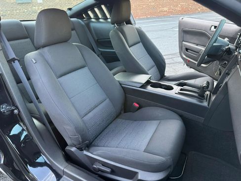 Used 2007 Ford Mustang Coupe RWD image 16