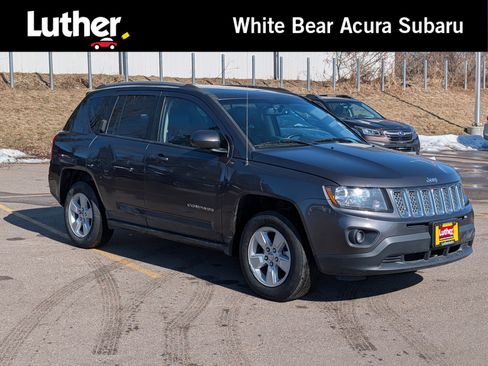 Used 2017 Jeep Compass Latitude image 1