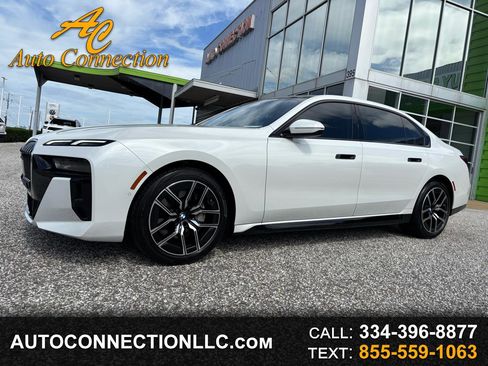 Used 2023 BMW 740i image 1