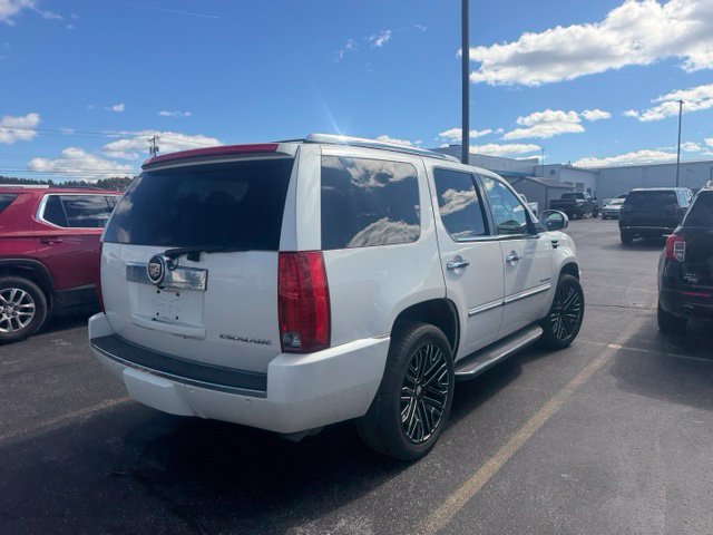 Used 2013 Cadillac Escalade Luxury AWD/4WD image 10
