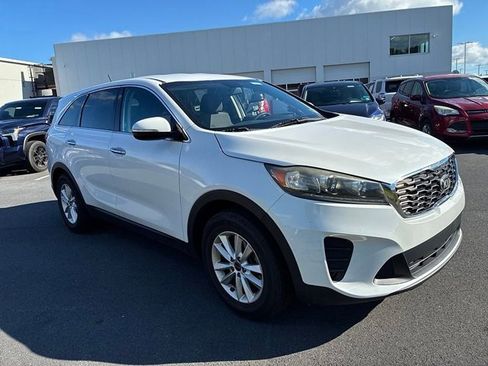 Used 2020 Kia Sorento LX FWD image 2