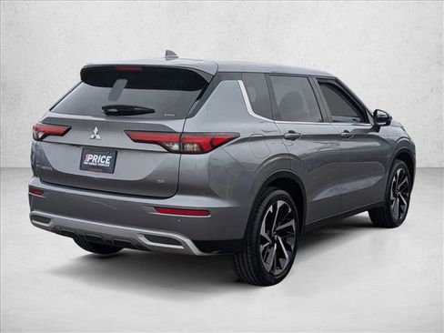 Used 2024 Mitsubishi Outlander SE image 5